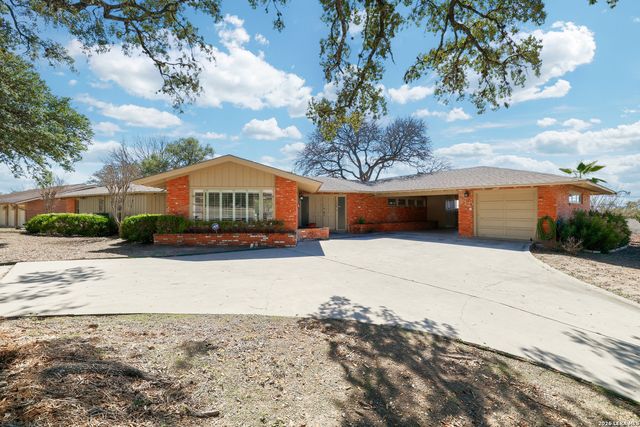 226 Clearview Dr., San Antonio, TX 78228
