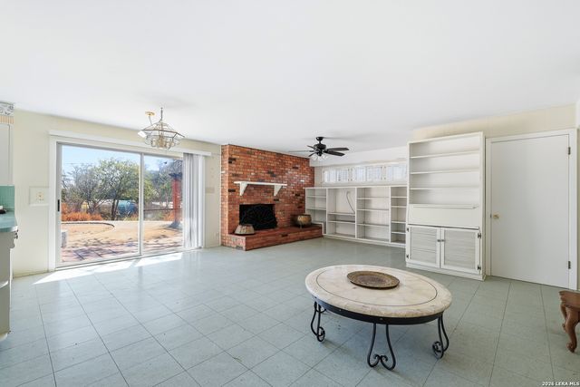 226 Clearview Dr., San Antonio, TX 78228