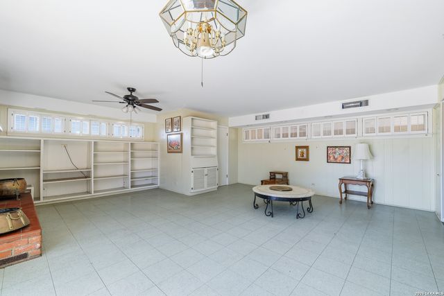 226 Clearview Dr., San Antonio, TX 78228