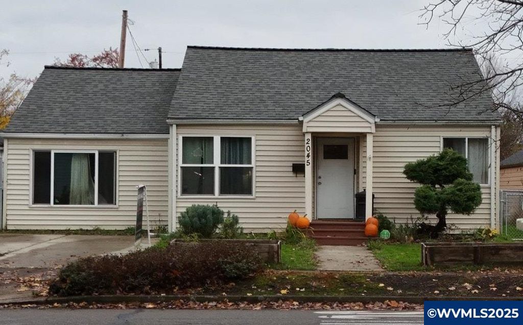 2045 Liberty St NE, Salem, OR 97301