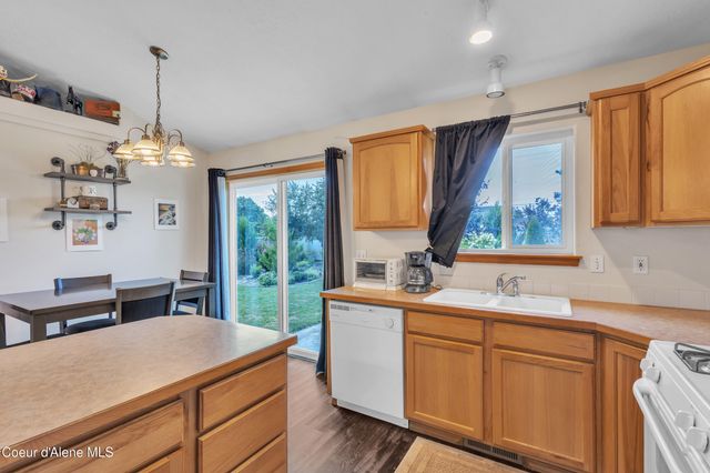 8849 N TORREY LN, Hayden, ID 83835