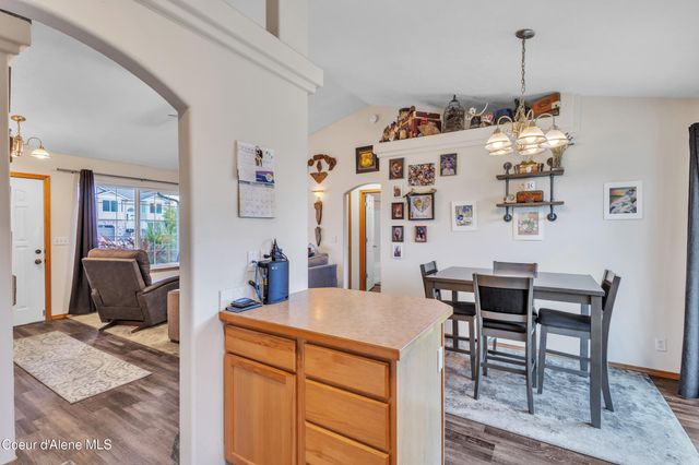 8849 N TORREY LN, Hayden, ID 83835