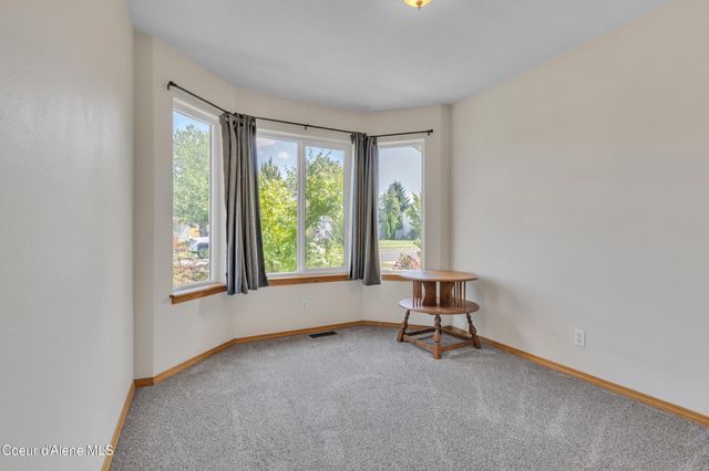 8849 N TORREY LN, Hayden, ID 83835