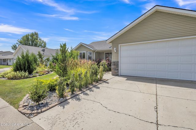 8849 N TORREY LN, Hayden, ID 83835