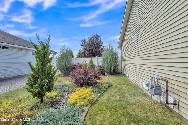 8849 N TORREY LN, Hayden, ID 83835