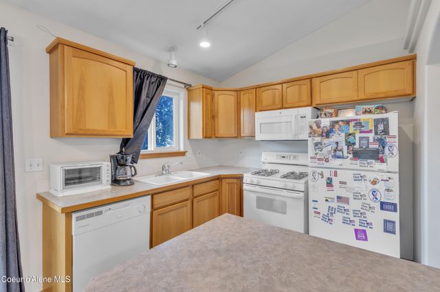 8849 N TORREY LN, Hayden, ID 83835