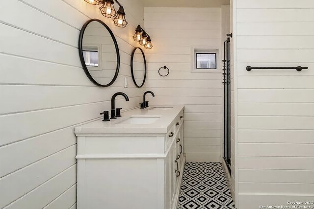 2107 McKinley, San Antonio, TX 78210