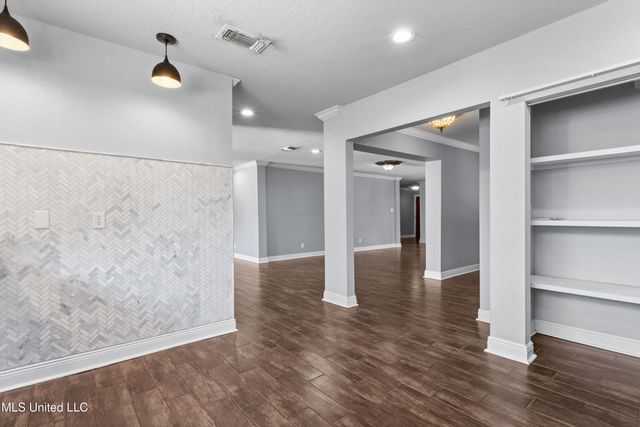 517 Martin Avenue, Ocean Springs, MS 39564