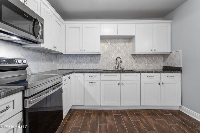 517 Martin Avenue, Ocean Springs, MS 39564