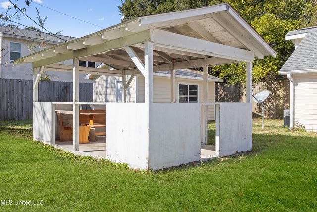 517 Martin Avenue, Ocean Springs, MS 39564