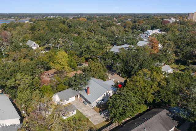 517 Martin Avenue, Ocean Springs, MS 39564