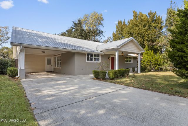 517 Martin Avenue, Ocean Springs, MS 39564