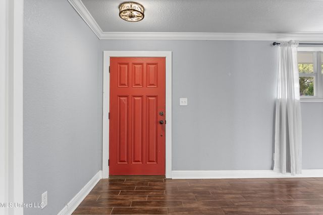 517 Martin Avenue, Ocean Springs, MS 39564