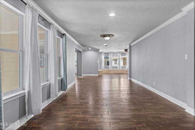 517 Martin Avenue, Ocean Springs, MS 39564