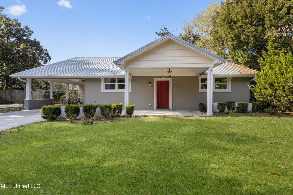 517 Martin Avenue, Ocean Springs, MS 39564