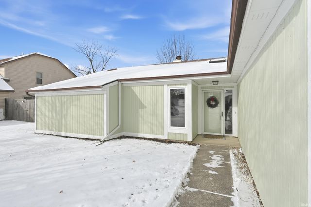 1007 Easton Trail, Fort Wayne, IN 46825