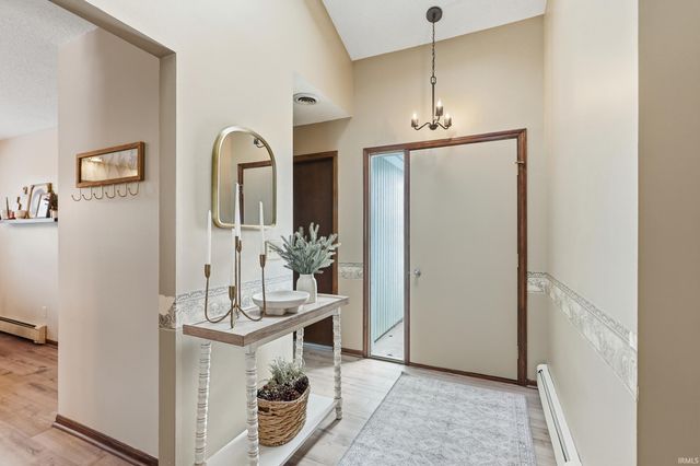 1007 Easton Trail, Fort Wayne, IN 46825