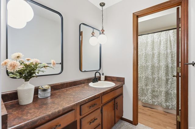 1007 Easton Trail, Fort Wayne, IN 46825