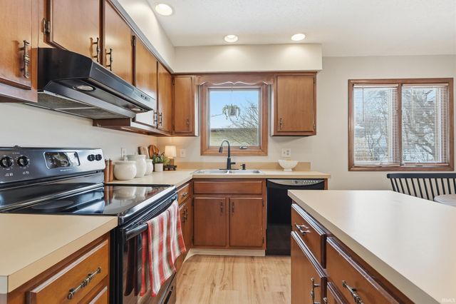 1007 Easton Trail, Fort Wayne, IN 46825