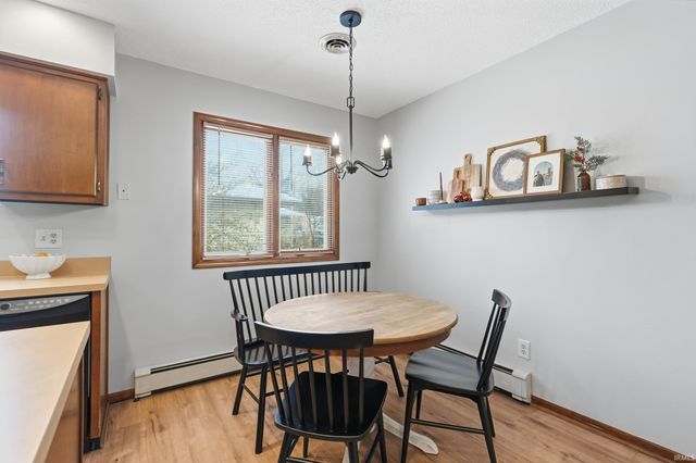 1007 Easton Trail, Fort Wayne, IN 46825