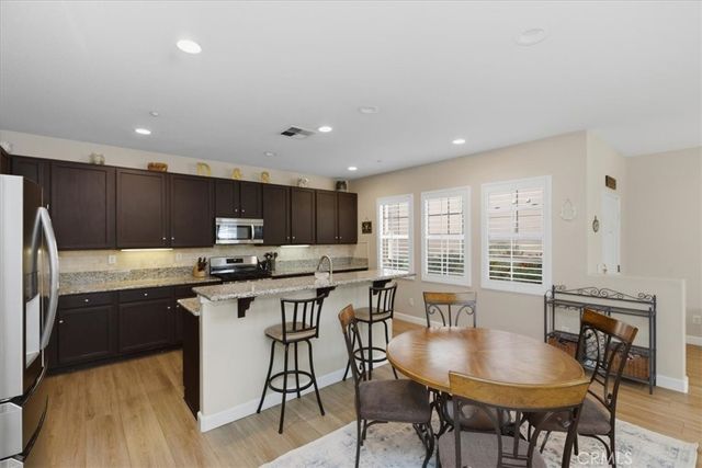 7353 Ellena W 70, Rancho Cucamonga, CA 91730