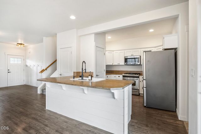 21191 SE Philly Avenue, Bend, OR 97702