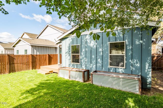 21191 SE Philly Avenue, Bend, OR 97702