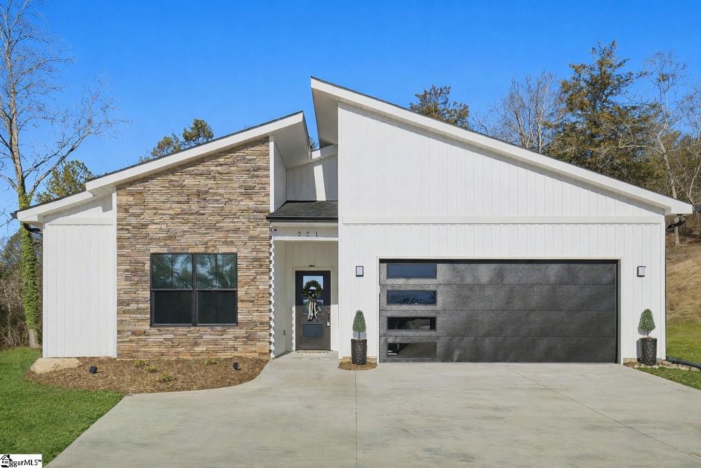 221 Lenhardt Road, Easley, SC 29640