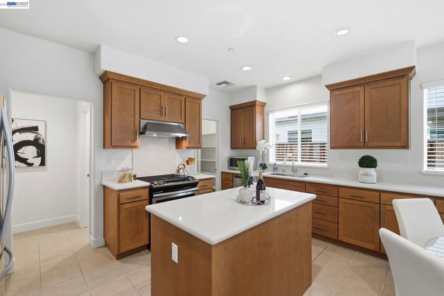 8553 Schooner Way, Newark, CA 94560