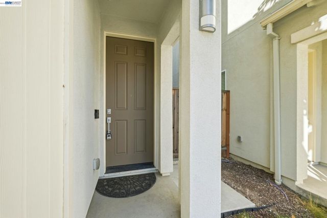 8553 Schooner Way, Newark, CA 94560