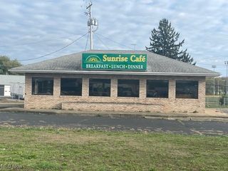 3020 Harrisburg Road NE, Canton, OH 44705