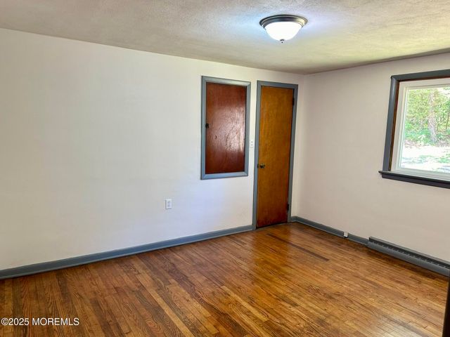 135 S Main Street, Barnegat, NJ 08005