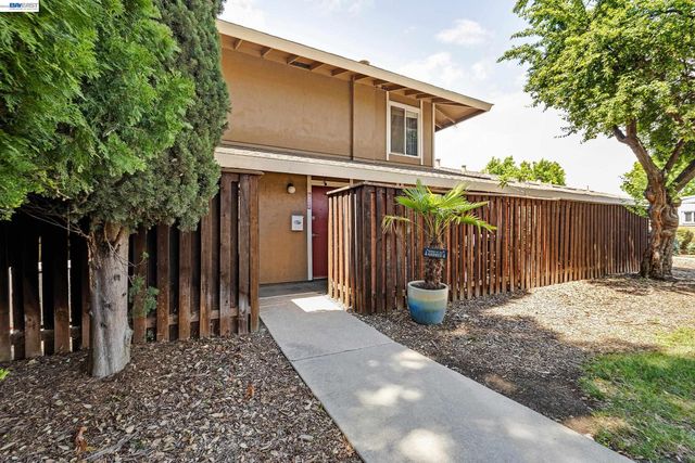 2011 Olivera Rd B, Concord, CA 94520