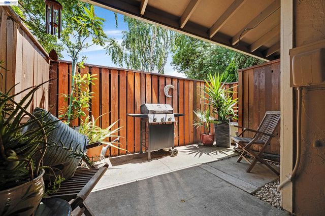 2011 Olivera Rd B, Concord, CA 94520