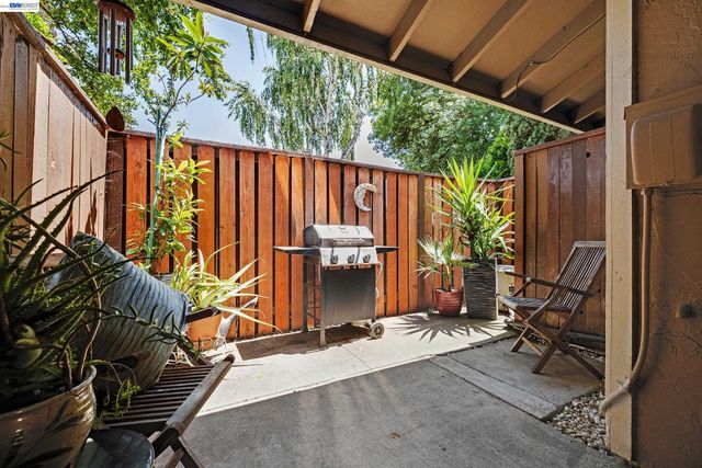 2011 Olivera Rd B, Concord, CA 94520