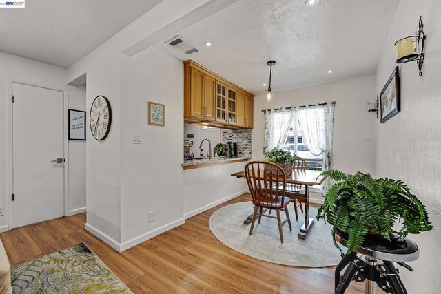 2011 Olivera Rd B, Concord, CA 94520