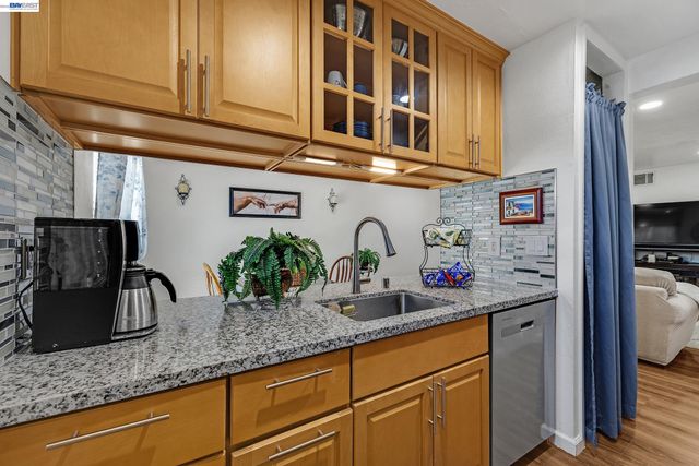 2011 Olivera Rd B, Concord, CA 94520