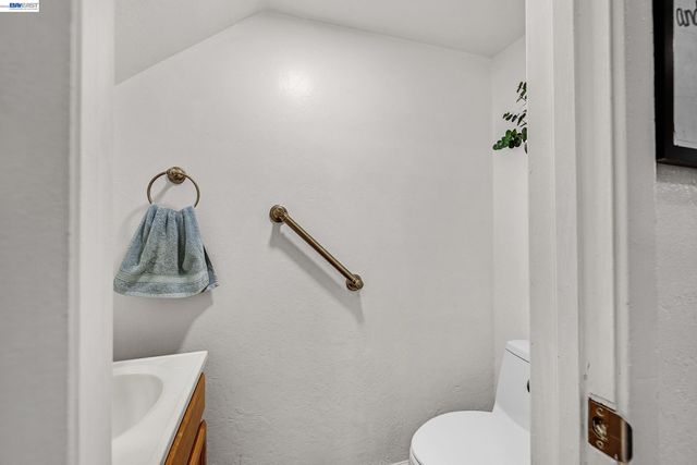 2011 Olivera Rd B, Concord, CA 94520