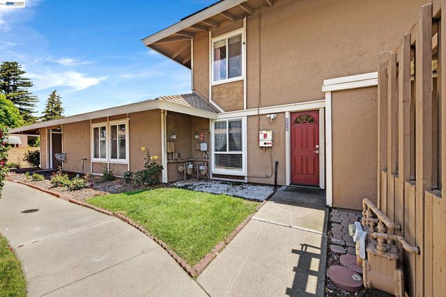 2011 Olivera Rd B, Concord, CA 94520