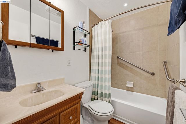 2011 Olivera Rd B, Concord, CA 94520