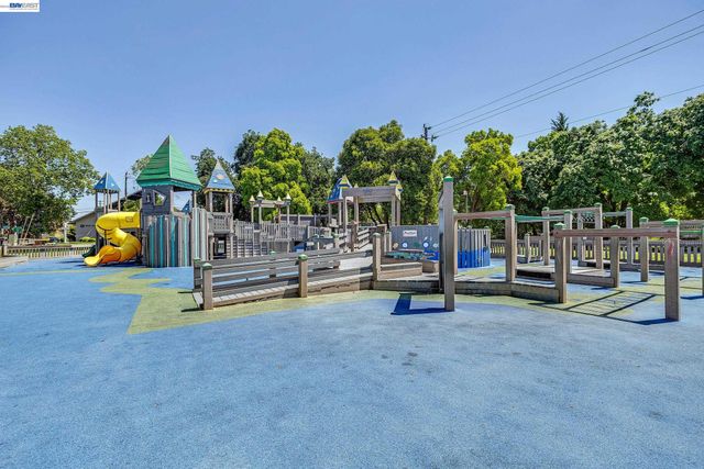 2011 Olivera Rd B, Concord, CA 94520
