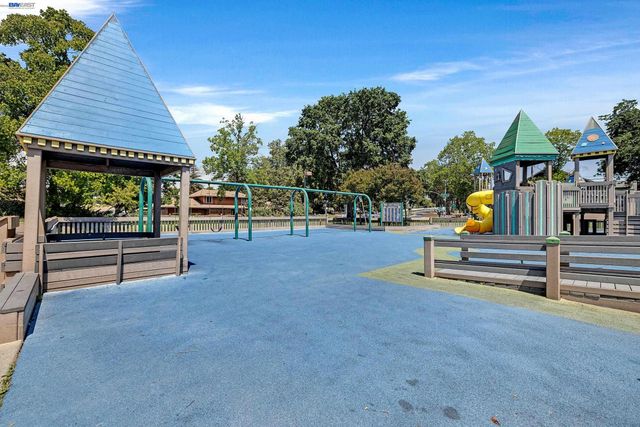 2011 Olivera Rd B, Concord, CA 94520