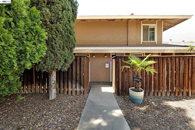 2011 Olivera Rd B, Concord, CA 94520