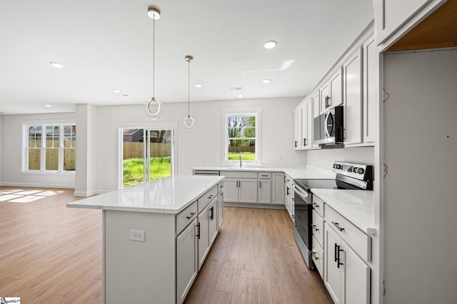 7 Judson Road, Greenville, SC 29611