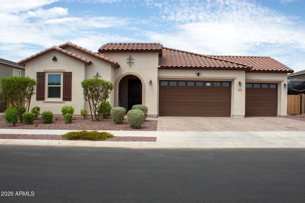 594 S 174th Lane, Goodyear, AZ 85338