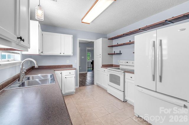 13615 Wildiris Court, Pineville, NC 28134