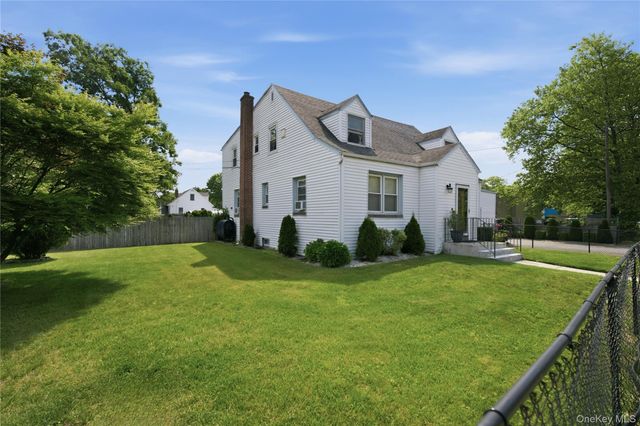 145 Calebs Path, Brentwood, NY 11717