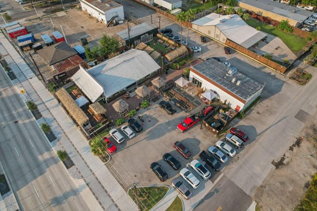 2708 N Shepherd Drive, Houston, TX 77008