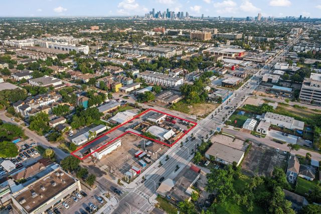 2708 N Shepherd Drive, Houston, TX 77008