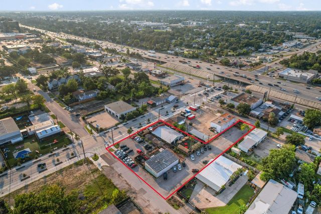 2708 N Shepherd Drive, Houston, TX 77008